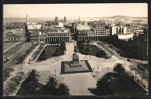 AK Montevideo, Strassenpartie mit Denkmal