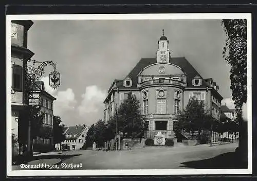 AK Donaueschingen, Rathaus mit Hotel Adler