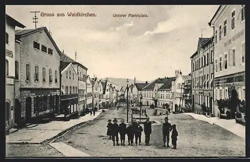 AK Waldkirchen / Ndb., Unterer Marktplatz mit Apotheke