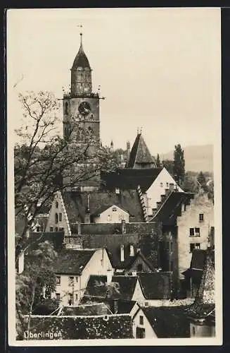 AK Überlingen / Bodensee, Teilansicht mit Kirche