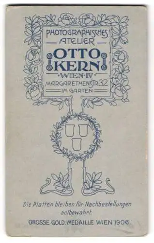 Fotografie Otto Kern, Wien, Margarethenstr. 32, Anschrift des Ateliers mit floraler Umrandung, Jugendstil