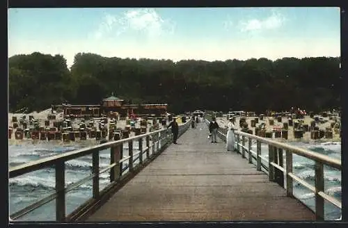 AK Göhren /Rügen, Strandblick von der Seebrücke aus