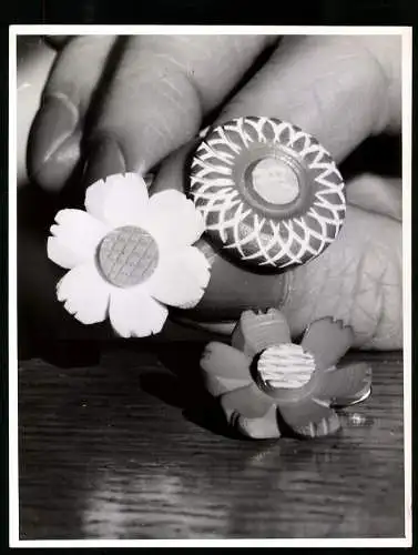 Fotografie Maiabzeichen des Deutschen Gewerkschaftsbundes aus dem Odenwald