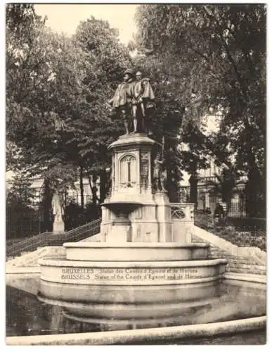 Riesen-AK Brüssel / Bruxelles, Statue des Comtes d'Egmont ef de Hornes