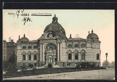 AK Düren, Strassenpartie am Leopold Hoesch Museum