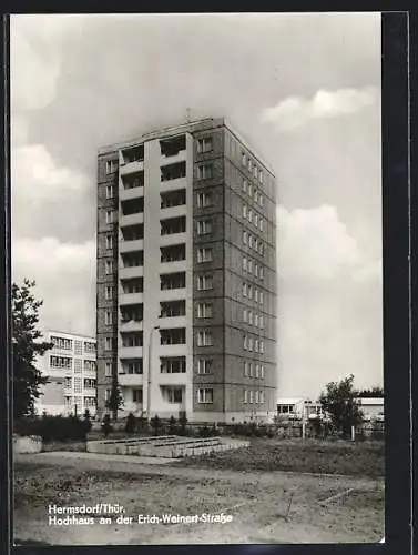 AK Hermsdorf /Thür., Hochhaus an der Erich-Weinert-Strasse