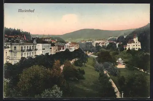 AK Marienbad, Ortsansicht mit Park und Pavillon