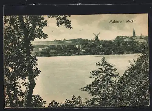 AK Malchow i. Meckl., Seepanorama mit Blick zur Windmühle