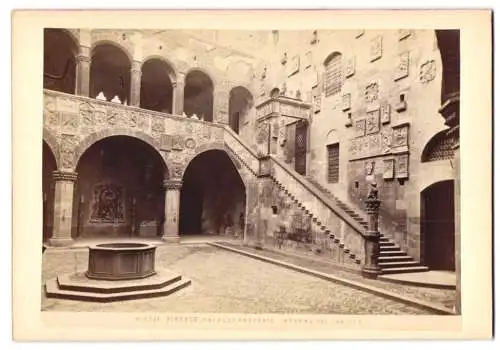 Fotografie unbekannter Fotograf, Ansicht Firenze - Florenz, Palazzo Pretorio Interno Del Cortile