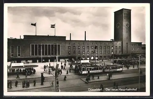 AK Düsseldorf, Strassenbahnen vor dem neuen Hauptbahnhof