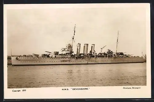 AK HMS Devonshire im Wasser