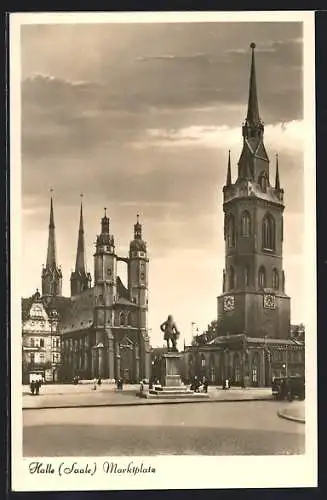 AK Halle /Saale, Marktplatz mit Denkmal