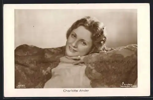 AK Schauspielerin Charlotte Ander mit verführerischem Blick