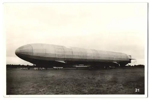 Fotografie Luftschiff Zeppelin Hansa LZ13 nach erfolgreichem Landemanöver