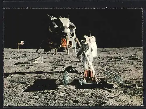 AK Erste Mondlandung 1969, Astronaut Edwin Aldrin errichtet einen Laser-Reflektor