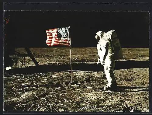 AK Neil Armstrong und Edwin Aldrin hissen die amerikanische Flagge auf dem Mond