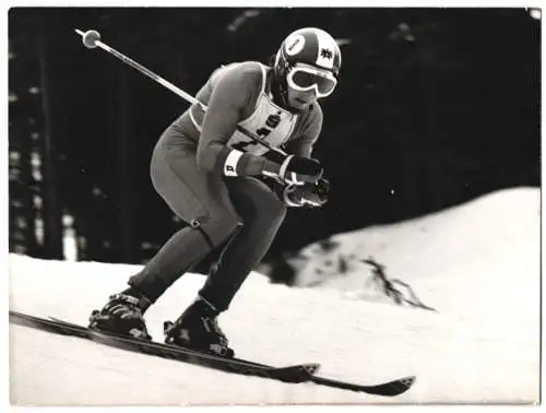 Fotografie Skifahrer Franz Klammer auf der olympischen Abfahrtsstrecke in Innsbruck 1975