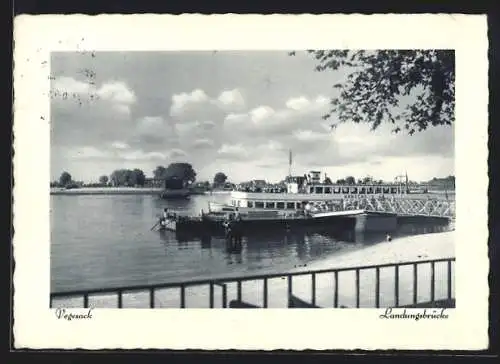 AK Vegesack, Der Dampfer Hanseat an der Landungsbrücke