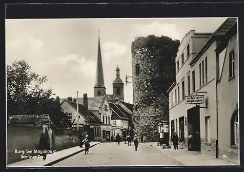 AK Burg bei Magdeburg, Strassenpartie am Berliner Tor