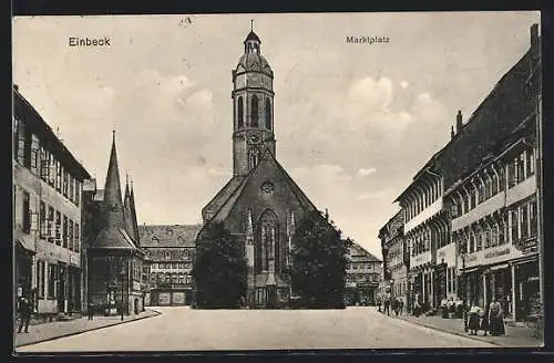 AK Einbeck, Marktplatz mit Geschäften & Kirche