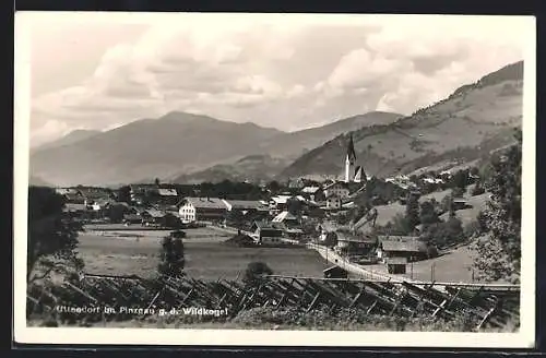 AK Uttendorf im Pinzgau, Teilansicht mit Kirche gegen den Wildkogel