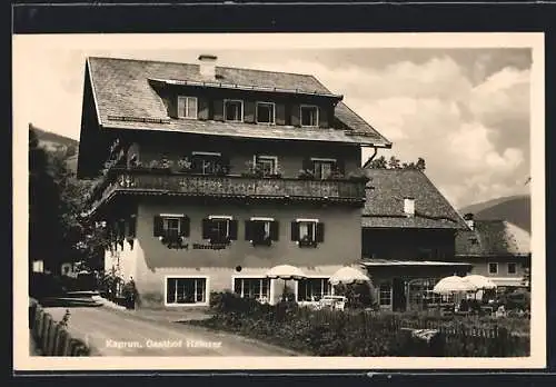 AK Kaprun, Gasthof Hainzer mit Sonnenschirmen