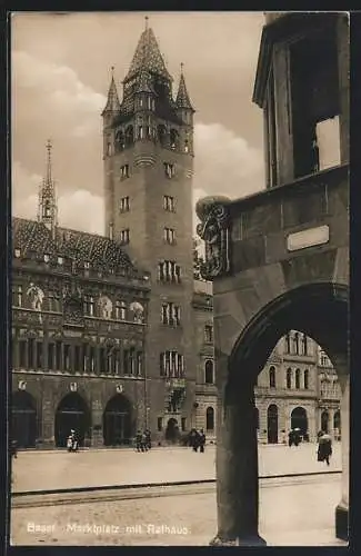 AK Basel, Marktplatz mit Rathaus