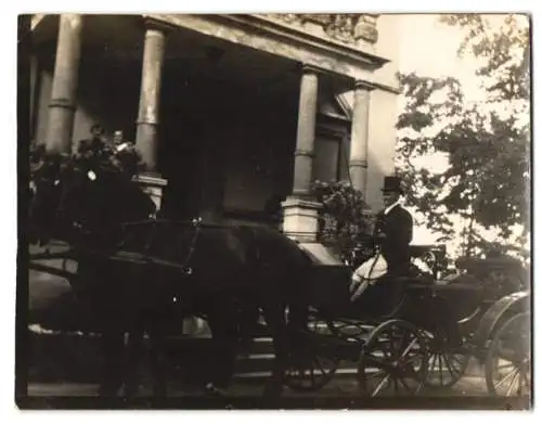 10 Fotografien unbekannter Fotograf, Ansicht Glauch / Ortelsburg, Familie mit Villa / Herrenhaus, Ortsansicht & Kutsche