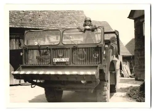 13 Fotografien unbekannter Fotograf, Ansicht Gemünda, Bundeswehr-Übung mit Lastwagen an d. Innerdeutschen Grenze zur DDR