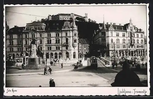 AK Ljubljana / Laibach, Strassenpartie mit Strassenbahn