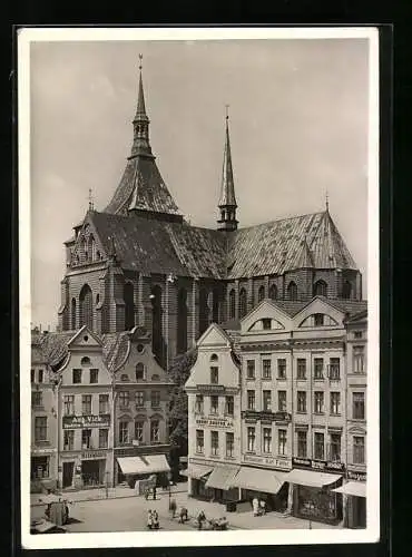 Foto-AK Deutscher Kunstverlag, Nr. 14: Rostock, Neuer Markt mit Marienkirche