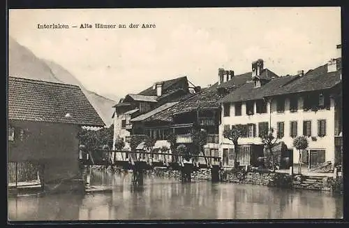 AK Interlaken, Alte Häuser an der Aare