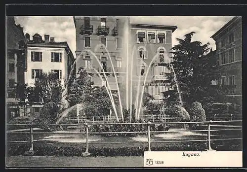 AK Lugano, Anlage mit Springbrunnen, Ortspartie