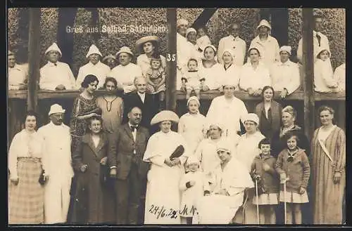 Foto-AK Bad Salzungen, Kurgäste, Gruppenfoto 1922