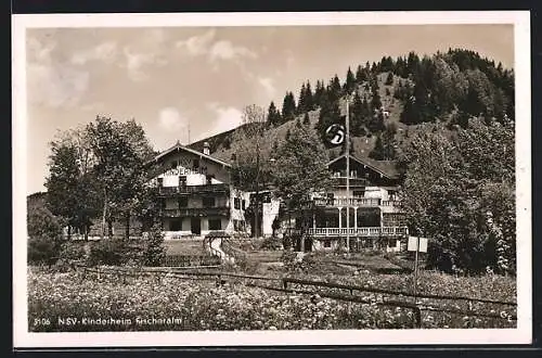 AK Aurach / Schliersee, Das NSV-Kindererholungsheim Fischeralm unter der flagge