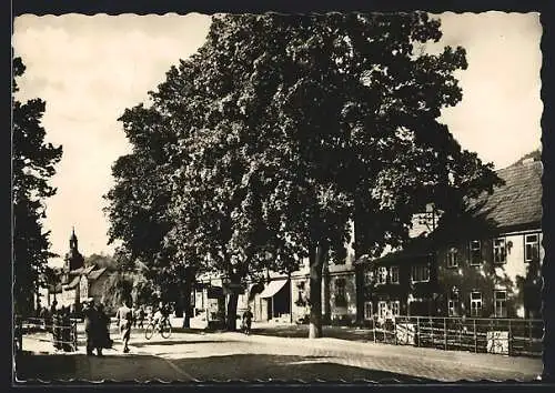 AK Bad Blankenburg /Thür., Strassenpartie mit der Gaststätte am Markt