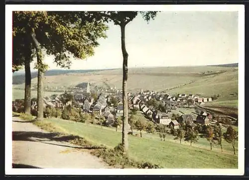 AK Oberwiesenthal /Erzgeb., Ortsansicht von der Karlsbader Strasse aus