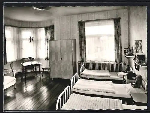 AK Heiligenberg /Kr. Überlingen, Kinderheim Linzgau, Haus Sonneck, Schlafzimmer