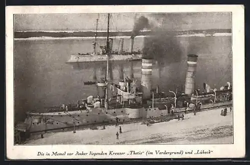 AK Memel, Kreuzer Thetis und Lübeck vom Ostasiengeschwader im Hafen