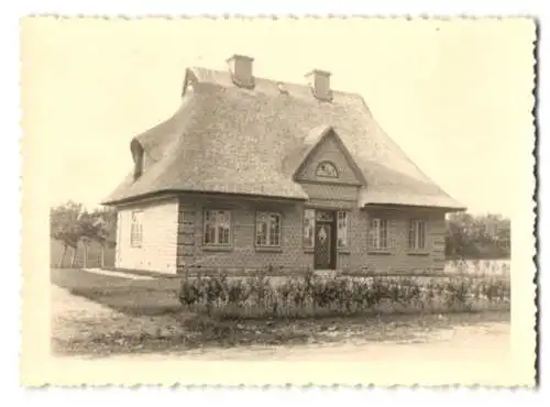 2 Fotografien Breese, Hohenweststedt, Ansicht Hohenstein, Gebäudeansichten Gut Hohenstein