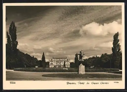 Foto-AK Walter Hahn, Dresden, Nr. 10784: Dresden, Palais im Grossen Garten