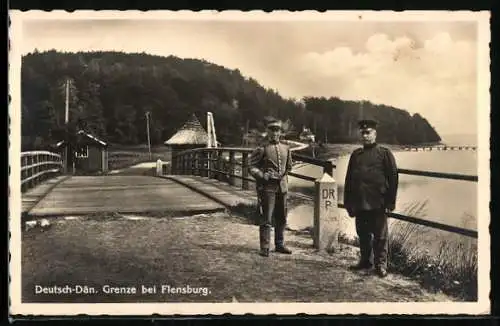 AK Dänemark, Grenze, Soldaten nahe Flensburg