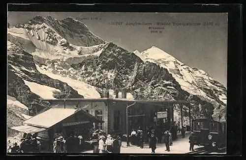 AK Die Jungfraubahn, Station Eigergletscher mit Jungfrau