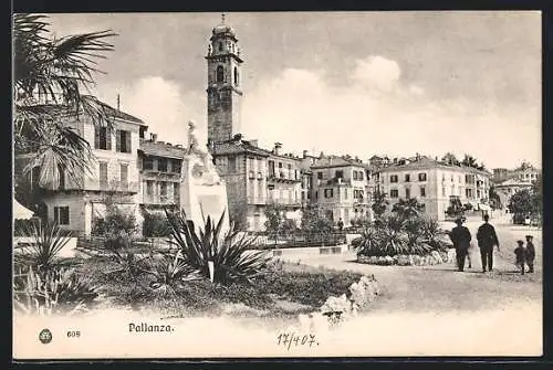 AK Pallanza, Lago Maggiore, Passanten auf der Promenade vor dem Monument