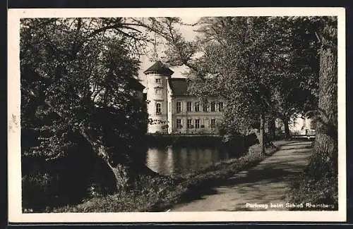 AK Rheinsberg, Parkweg beim Schloss Rheinsberg