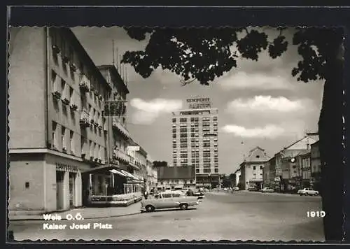 AK Wels /O.-Ö., Kaiser Josef-Platz mit Hotel Greif