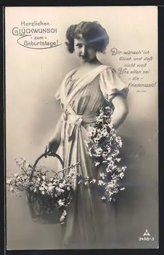 Foto-AK Photochemie Berlin Nr. 3498-3: Junge Dame mit Geburtstagswunsch und Blumenkorb