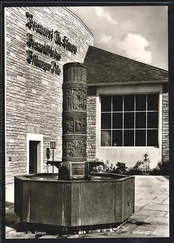 AK Bitburg /Eifel, Brauerei Th. Simon Simonbräu mit Brunnen