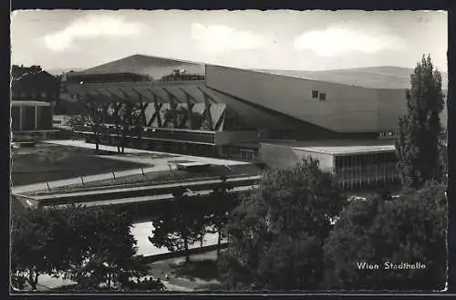 AK Wien, Stadthalle mit Gewässer aus der Vogelschau