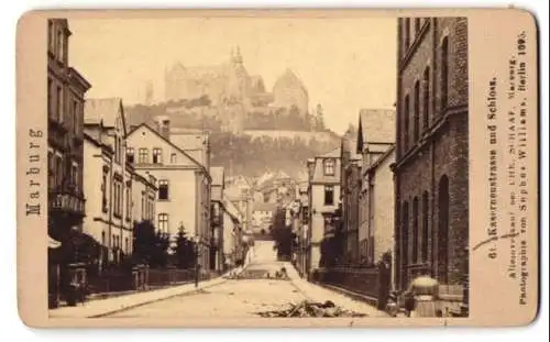 Fotografie Sophus Williams, Berlin, Ansicht Marburg a. Lahn, Partie in der Kasernenstrasse mit Blick nach dem Schloss